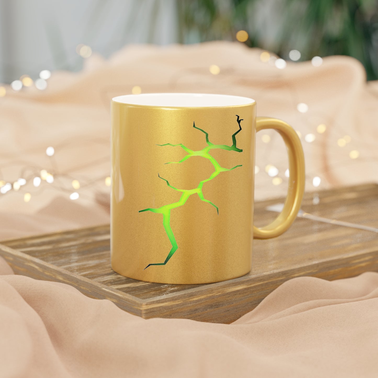 Lightning Strikes Metallic Mug - Stylish Gold/Green Design for Coffee Lovers