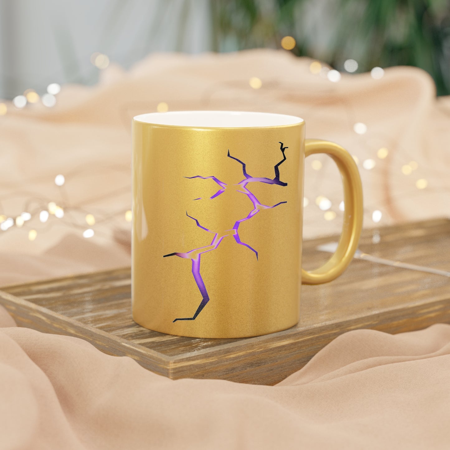 Lightning Strikes Metallic Mug - Stylish Gold/Purple Design for Coffee Lovers